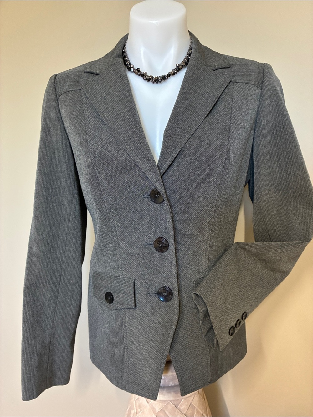 Laura Grey Pinstripe Blazer; 3 buttons, 2 pockets; Size 2 Petite; Vintage